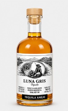 Luna Gris A&ntilde;ejo bottle